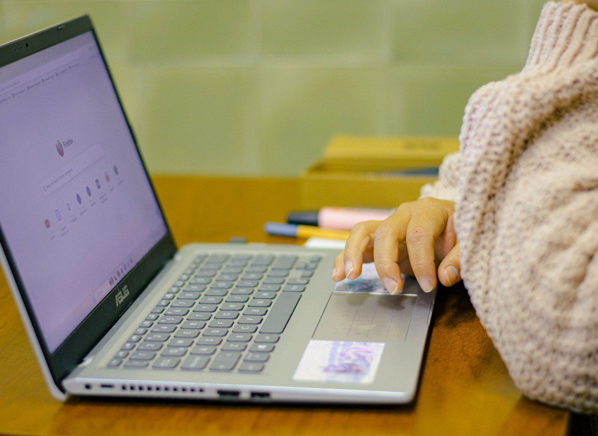 How to Pay Someone to Do My Essay Safely and Get Results
